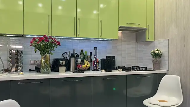 roselyn rose online show from October 15, 2:30 pm