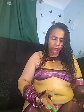 AlexaNovoa  online show from June 6, 1:56 am