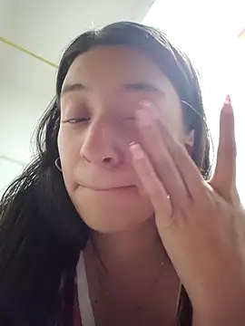 Snapshot of HOLY_DOLL chatting on October 7, 8:35 pm HOLY DOLL online show from October 7, 8:35 pm