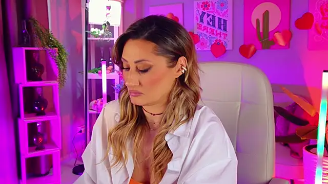 SarahAlluring online show from March 13, 2:07 pm