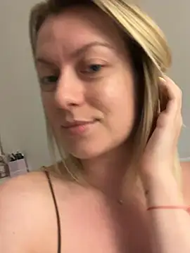 AnnastasiaMills online show from April 19, 6:21 pm