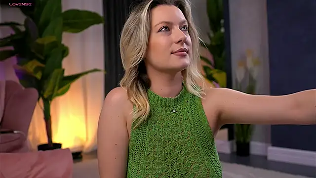 AnnastasiaMills online show from November 14, 9:04 pm