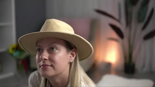 AnnastasiaMills online show from July 16, 9:19 pm