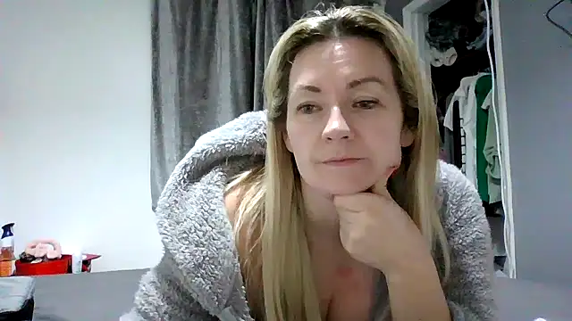 GoldenSquirter online show from March 22, 9:54 pm