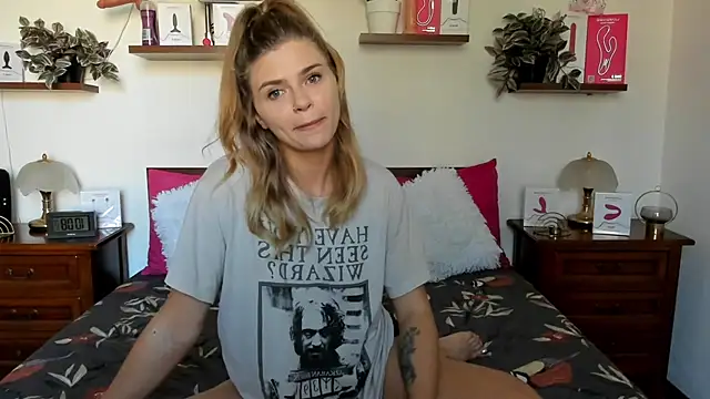 HaleyReedme online show from September 16, 8:11 am