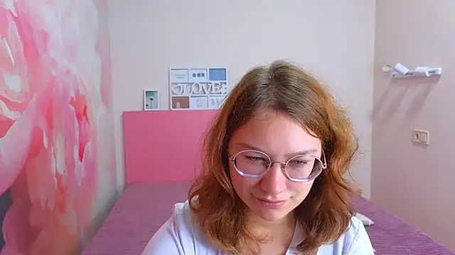 AngelinaLow online show from November 12, 12:25 pm