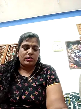 kissmetha online show from December 17, 7:45 am