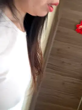 aa520uv online show from December 3, 3:42 am