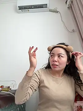 aa520uv online show from February 1, 3:05 am