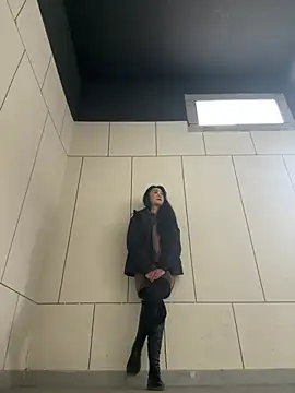 linger-23 online show from March 16, 5:44 am