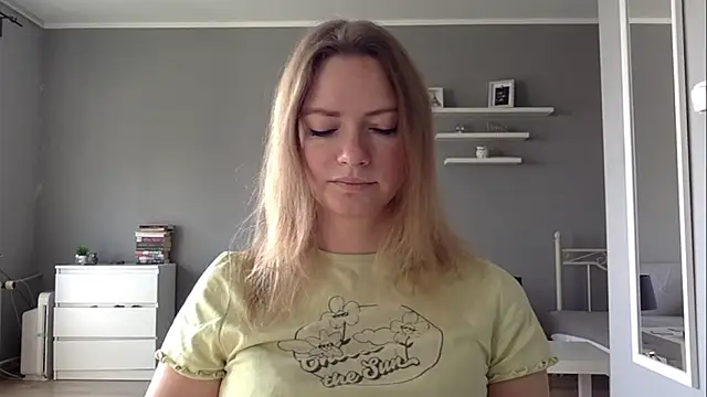Snapshot of MillieShow chatting on September 10, 1:55 pm MillieShow online show from September 10, 1:55 pm