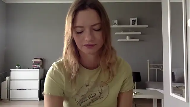 Snapshot of MillieShow chatting on October 10, 2:00 pm MillieShow online show from October 10, 2:00 pm