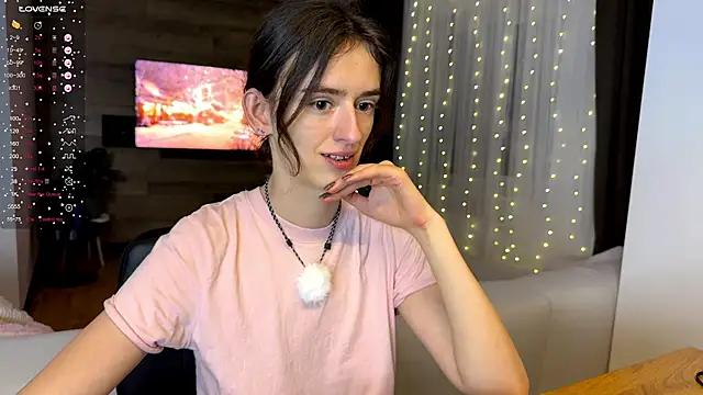 TwinTemptations online show from December 13, 9:32 pm