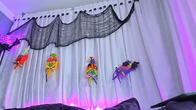 alice kingsley  online show from October 17, 10:24 pm