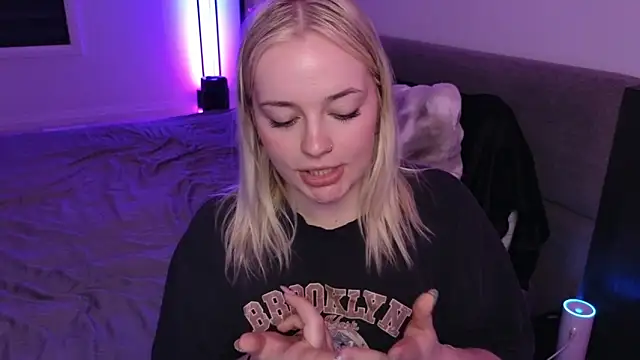 margot robbie7 online show from June 15, 2:23 am