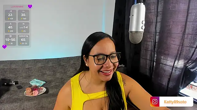 Snapshot of Kattysoto chatting on October 6, 3:07 pm Kattysoto online show from October 6, 3:07 pm