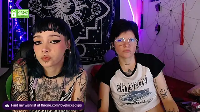 lovelockedlips online show from October 21, 12:36 am