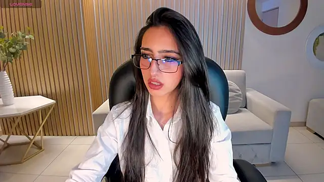 Snapshot of LarisaSmirnov chatting on October 21, 4:05 am LarisaSmirnov online show from October 21, 4:05 am