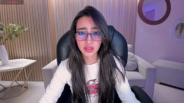 Snapshot of LarisaSmirnov chatting on September 27, 5:25 am LarisaSmirnov online show from September 27, 5:25 am