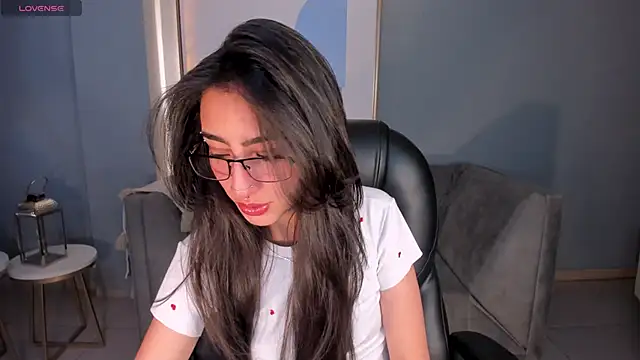 Snapshot of LarisaSmirnov chatting on October 6, 12:05 am LarisaSmirnov online show from October 6, 12:05 am
