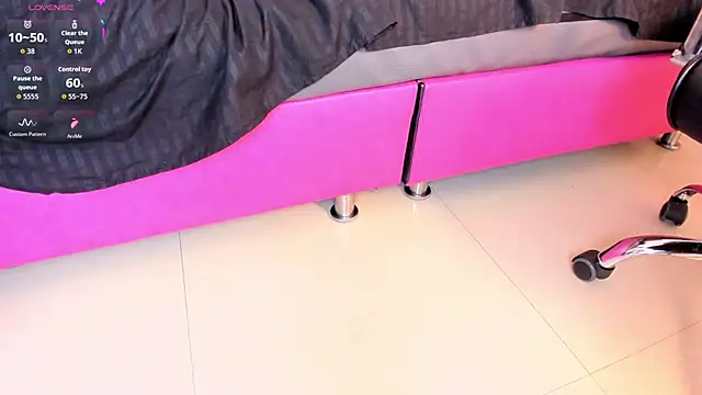 Layla arabelle online show from April 14, 11:05 pm