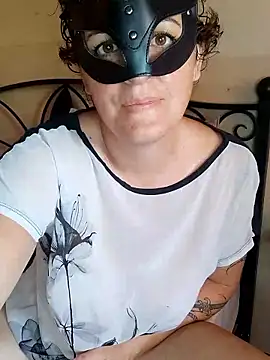 emiliemilf online show from January 15, 7:20 pm