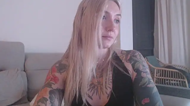 tattoobbgirl online show from November 15, 5:25 pm