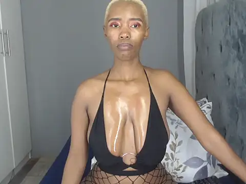 PREGGYGODESS online show from March 22, 4:46 pm