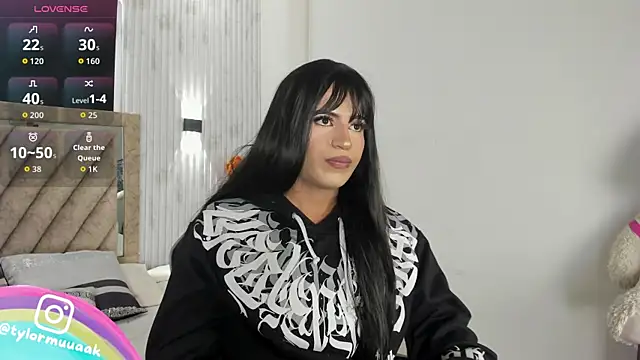 Taylor Harveey online show from December 18, 8:35 pm