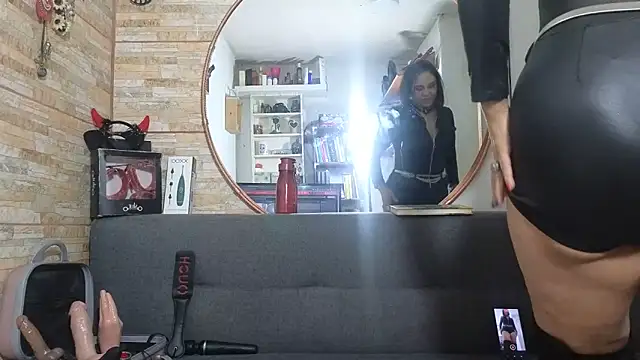 Amadamilf1980 online show from October 14, 8:00 pm