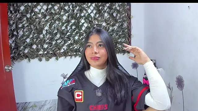 Sarahbrowm  online show from November 21, 10:01 pm