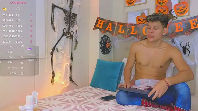 Almiboys online show from October 30, 11:50 pm