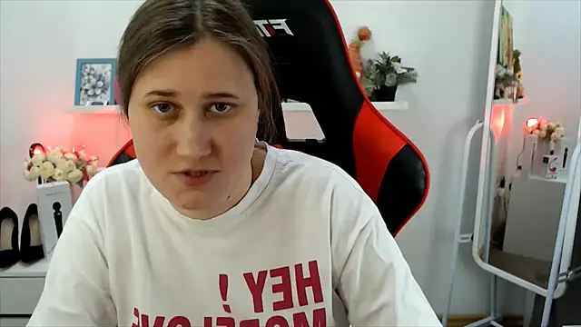 Lucky Lana online show from March 5, 3:57 am