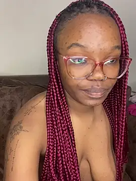 YummyMelanin117 online show from April 26, 8:06 pm