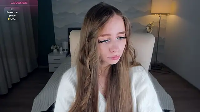 Amy Waynee online show from September 17, 7:01 pm