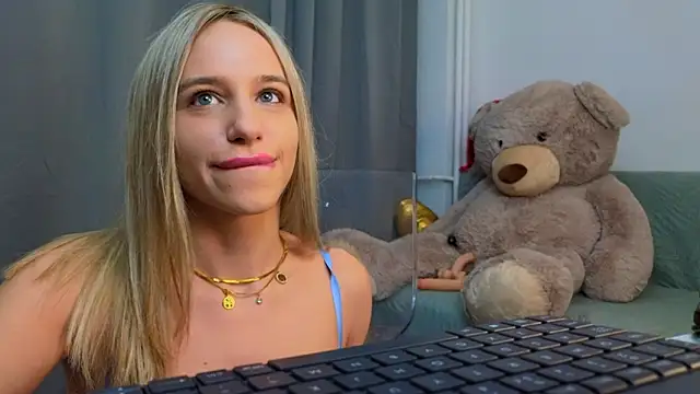 MellisaKim online show from March 22, 9:21 pm