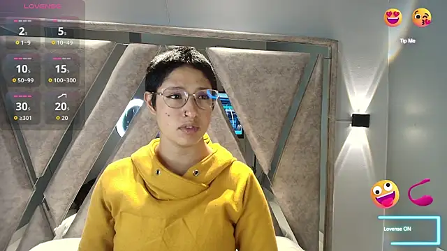 Elaine87  online show from November 10, 9:32 pm