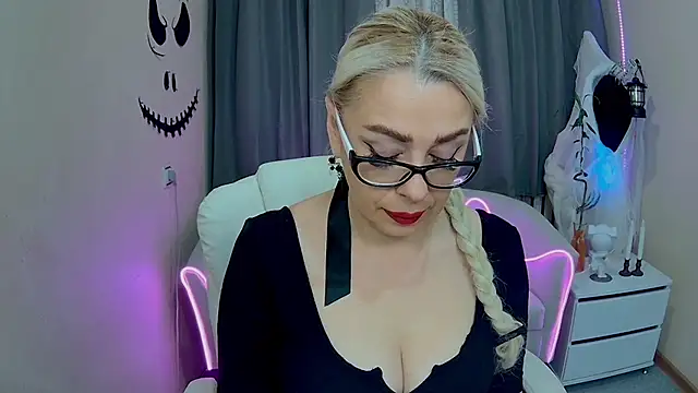 KatrinaCharm online show from October 22, 6:18 am