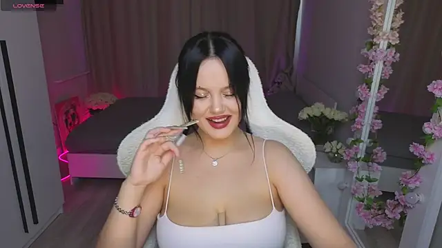Snapshot of Betty__Davvis chatting on October 4, 2:11 pm Betty Davvis online show from October 4, 2:11 pm