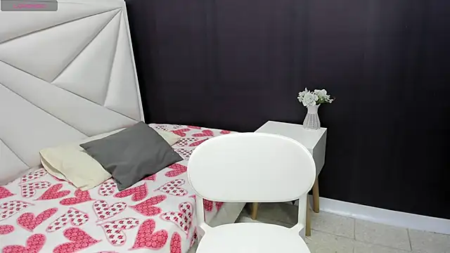 Snapshot of paula_zambrano7 chatting on September 30, 2:01 pm paula zambrano7 online show from September 30, 2:01 pm