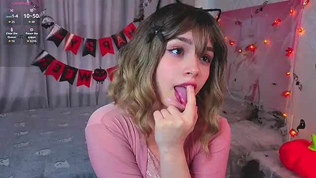 FancyHenley online show from October 28, 3:01 am