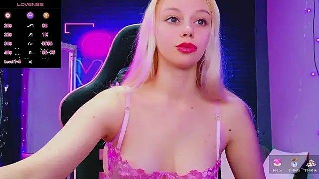 AlessiaCroft online show from March 13, 5:20 am