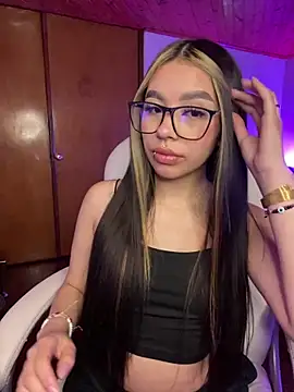 Snapshot of Cristina_pinkk chatting on September 22, 11:03 pm Cristina pinkk online show from September 22, 11:03 pm
