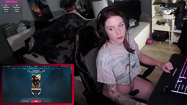 Horny Makima online show from September 27, 9:05 am