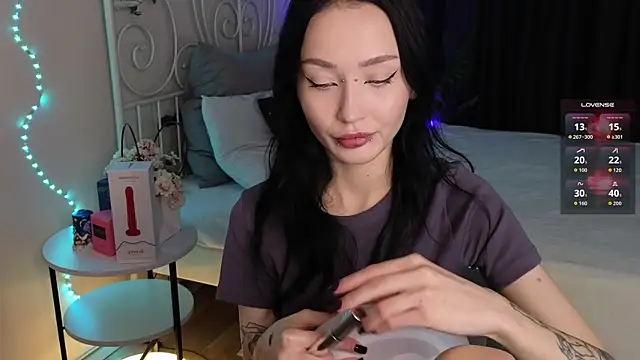 Snapshot of _holly_berry_ chatting on October 4, 1:55 am holly berry online show from October 4, 1:55 am