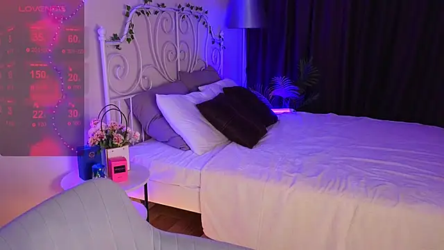 Snapshot of _holly_berry_ chatting on September 29, 2:16 am holly berry online show from September 29, 2:16 am