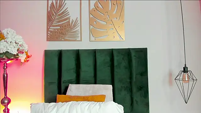 AbbieJoness  online show from March 17, 11:47 am