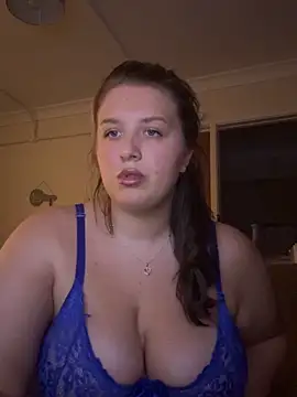 CutieCurvyGirlxo online show from February 1, 10:41 pm