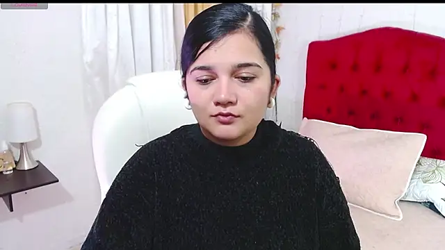 Snapshot of mia_traveluxe chatting on September 10, 2:22 am mia traveluxe online show from September 10, 2:22 am