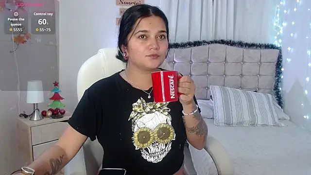 mia traveluxe online show from December 21, 5:33 am